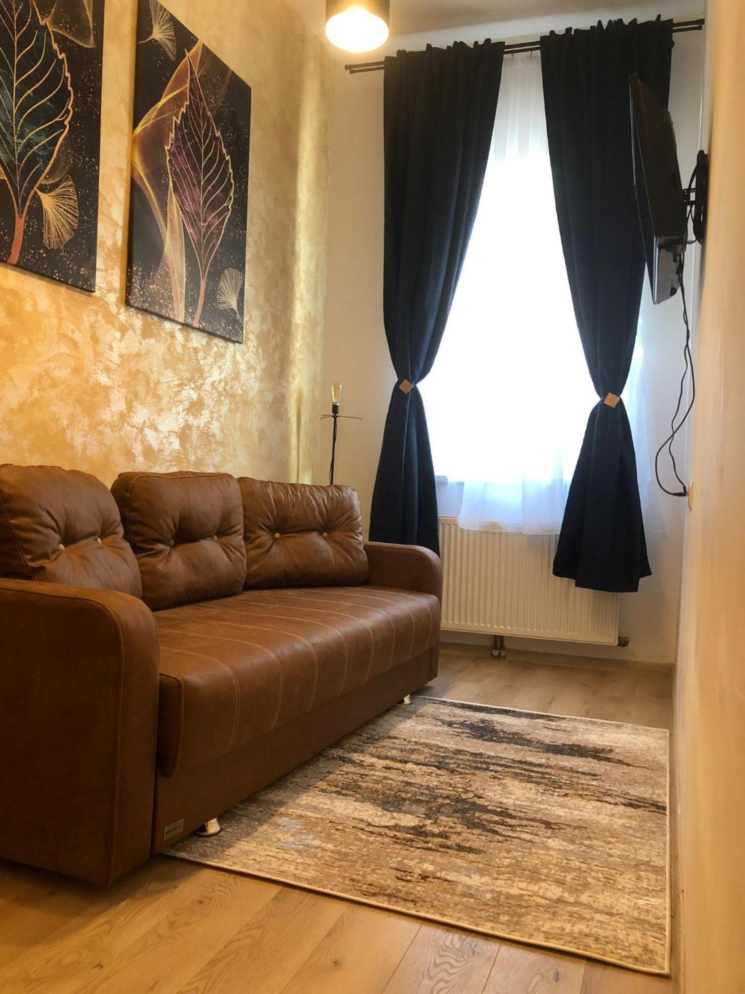 Urban Central Apartments Braşov Esterno foto
