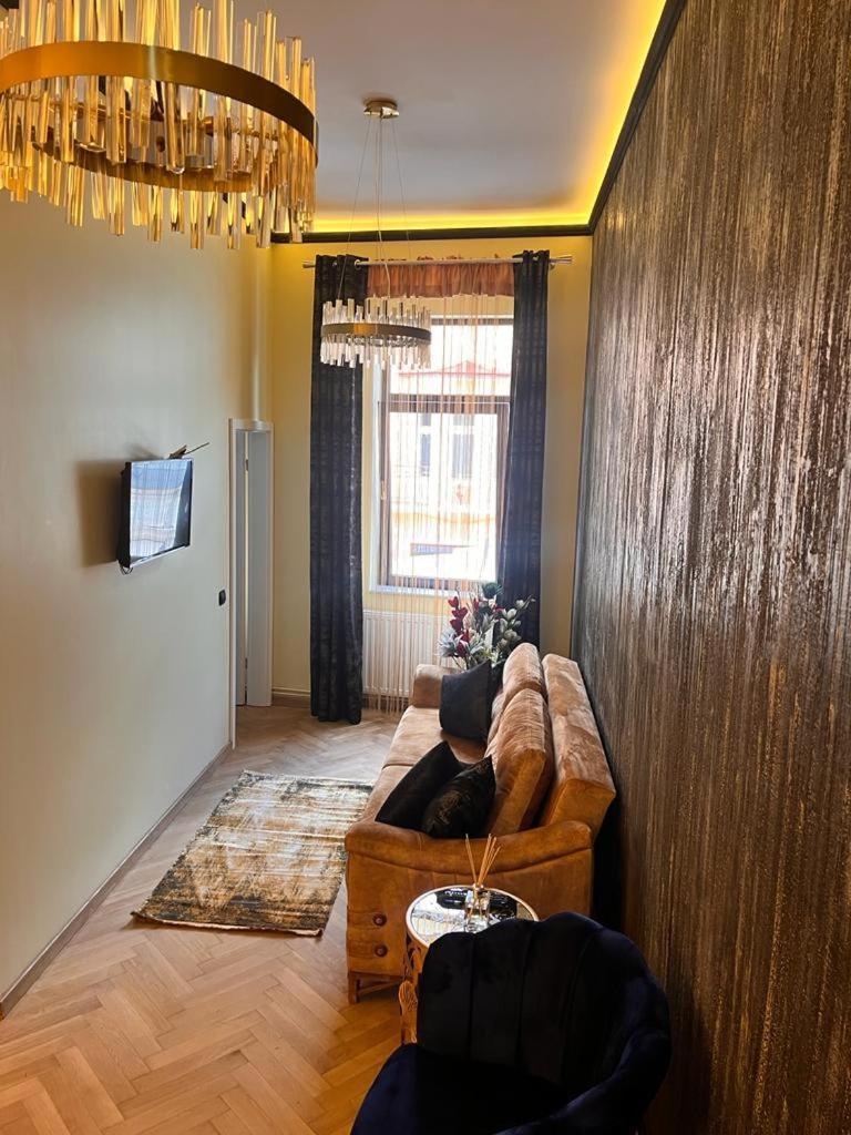 Urban Central Apartments Braşov Esterno foto